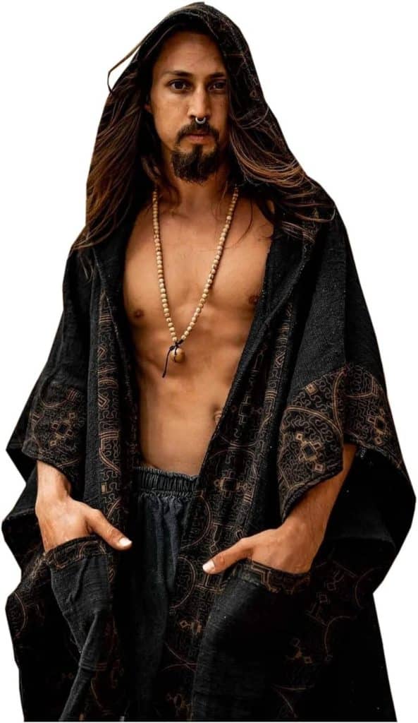 Avis sur le kimono à capuche AJJAYA AYAWA noir Icaro : motifs sacrés