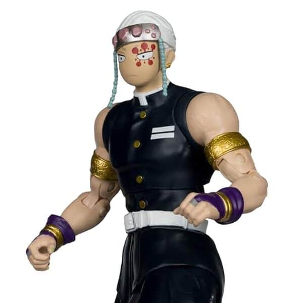 Plongez dans les détails de la figurine Tengen Uzui de McFarlane Toys : un incontournable pour les fans de Demon Slayer alliant design soigné et qualité exceptionnelle