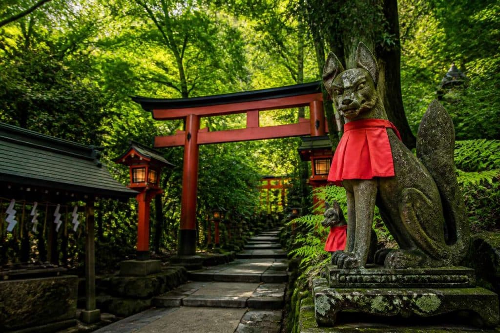 Découvrir Sasuke Inari à Kamakura : sanctuaire mystique au Japon