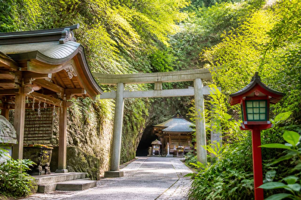 Découverte du sanctuaire zeniarai benten à kamakura